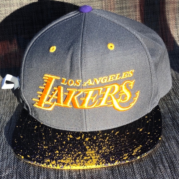 Mitchell & Ness Other - MITCHELL & NESS LA LAKERS CAP EUC adjustable